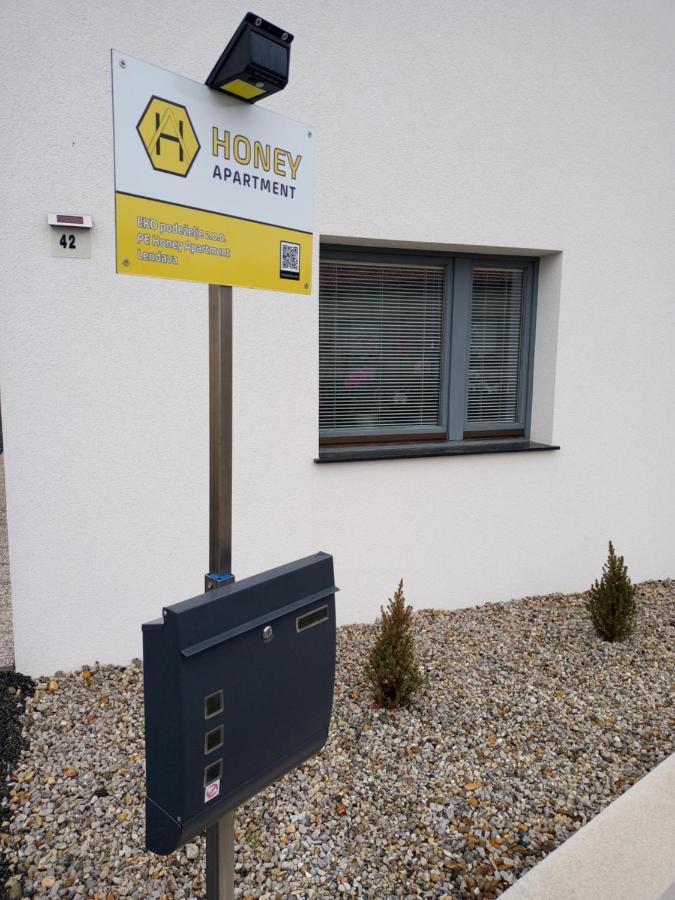 Honey Apartment Лендава Екстериор снимка