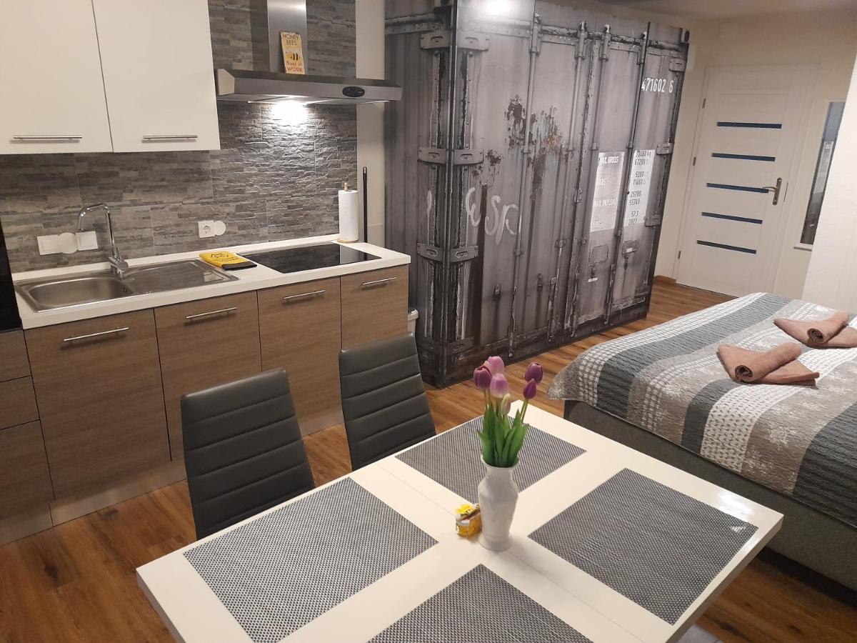 Honey Apartment Лендава Екстериор снимка