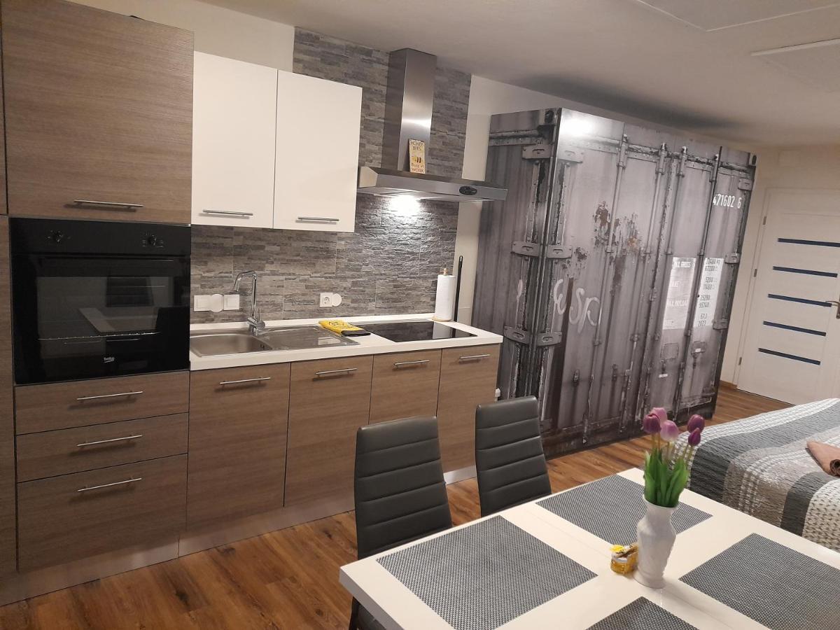 Honey Apartment Лендава Екстериор снимка