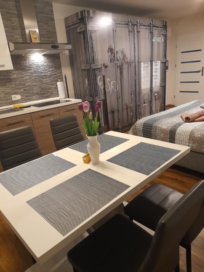 Honey Apartment Лендава Екстериор снимка